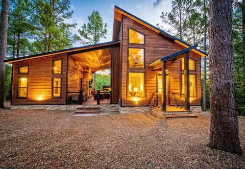 3 King Suites + Bunks, Shuffleboard, Slide