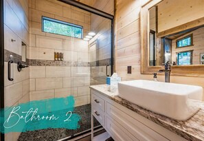 Shower, towels - 3 King Suites + Bunks, Shuffleboard, Slide (Broken Bow)
