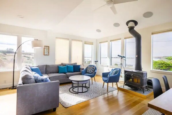 智能電視、DVD 播放機、書籍、打印機