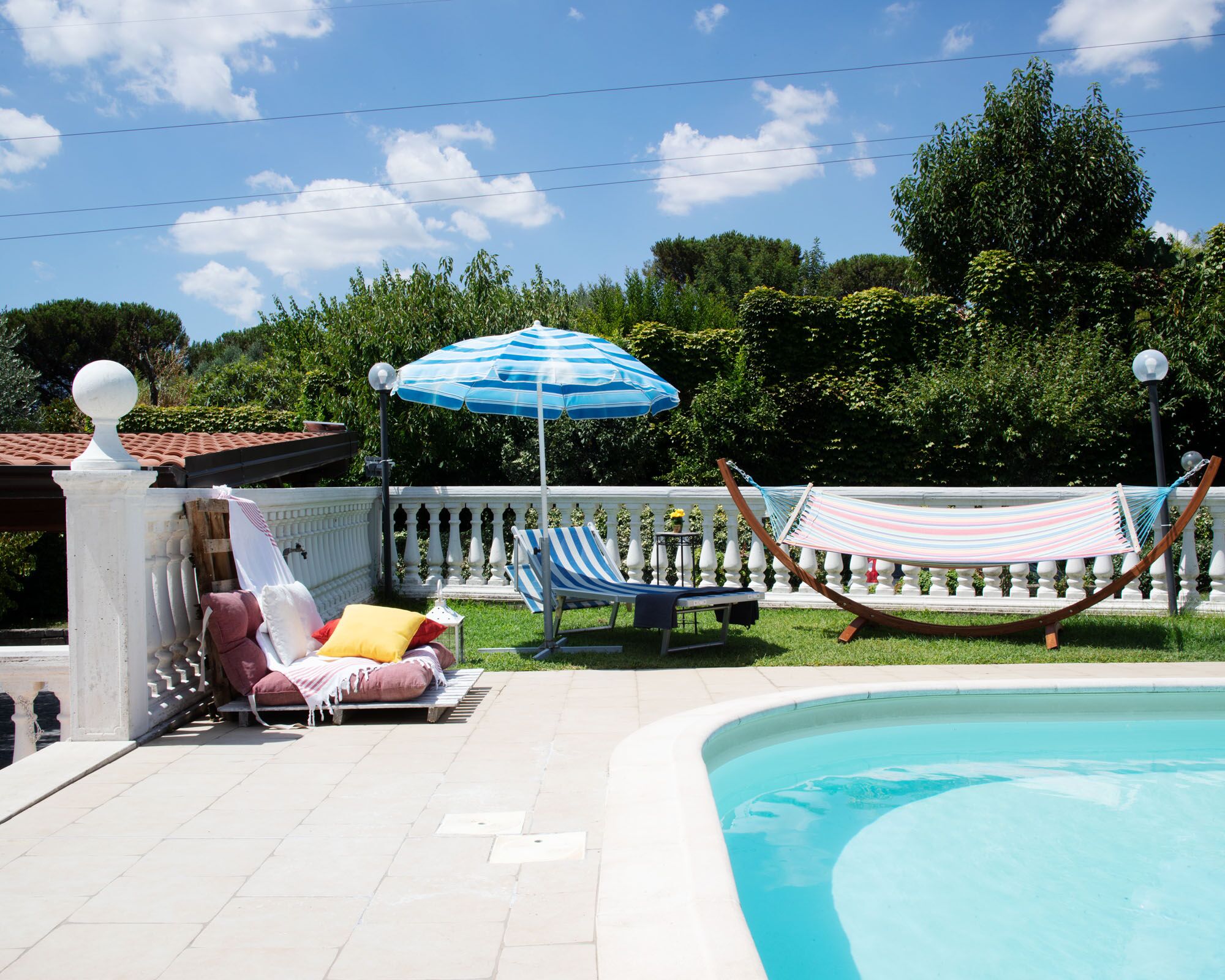 室内游泳池，室外游泳池