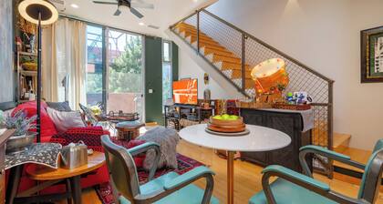 Industrial Luxury Updated condo, 5 mins to Railyard, 7 mins to Plaza