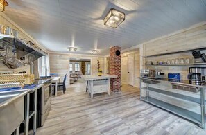 Fridge, microwave, oven, stovetop - Colton's Cabin (Hawley)