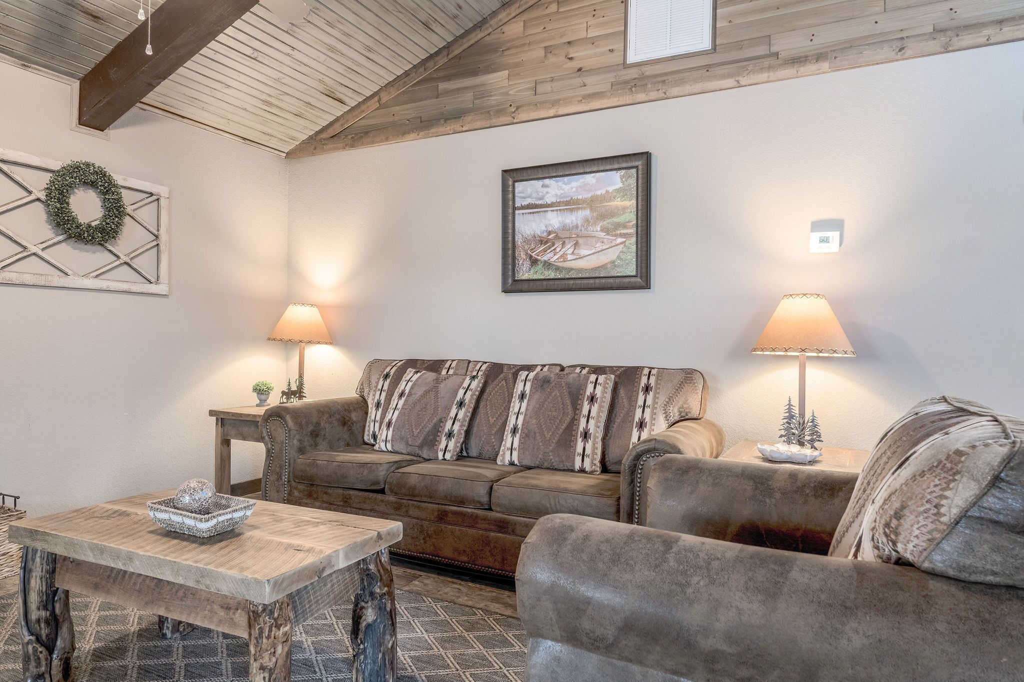 Cast Away on the shores of TRL with Lake Access!