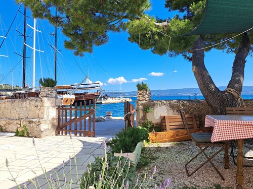 Apartment by the sea  "SONJA"