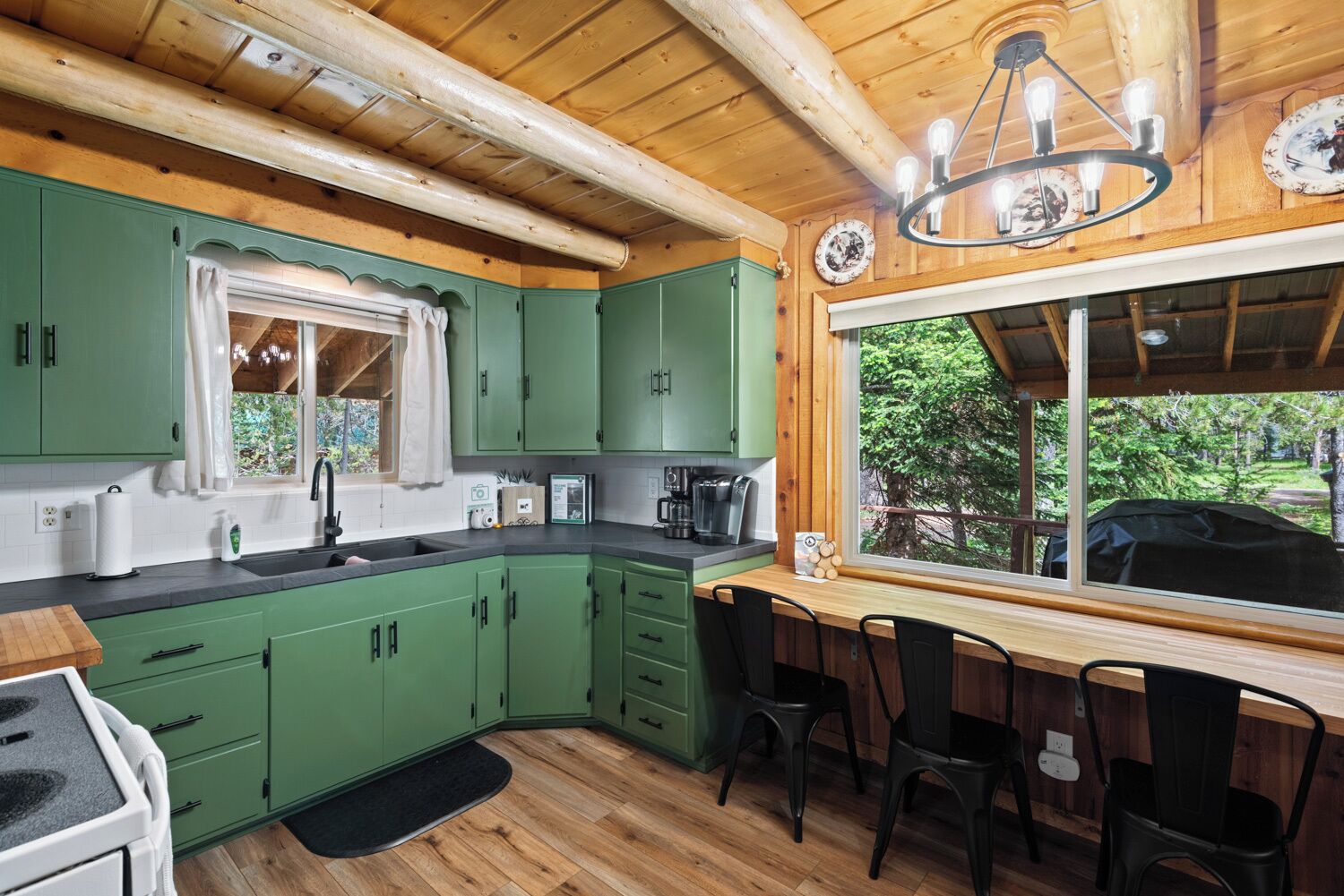 雪櫃、微波爐、焗爐、爐具