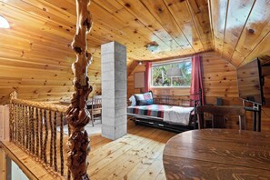 3 Schlafzimmer, Schreibtisch, Bügeleisen/Bügelbrett, Reisekinderbett