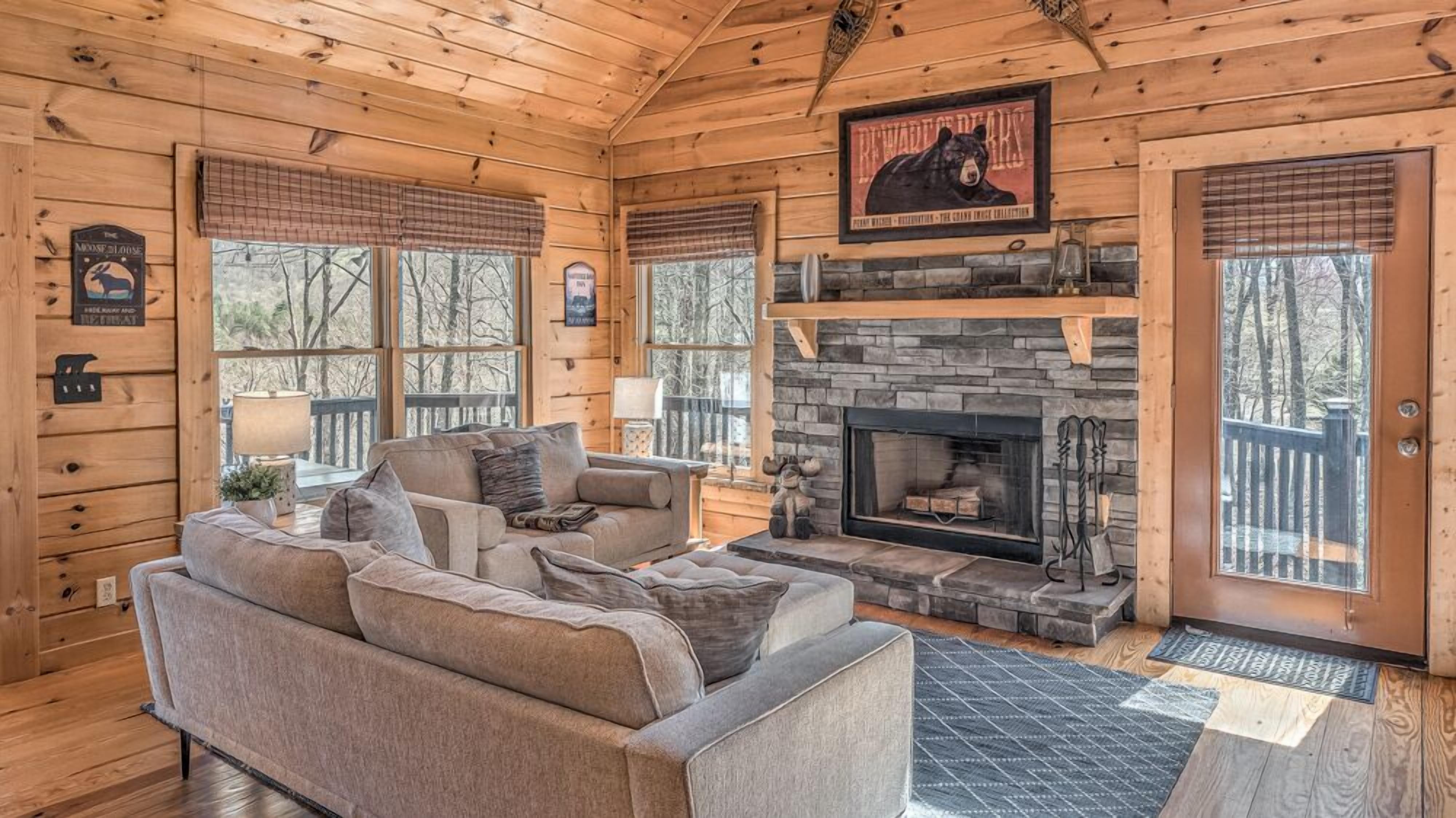 Copper Ridge Hideaway - Pet Friendly | Large Party Porch | Hot Tub