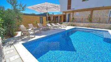 Opvarmet pool