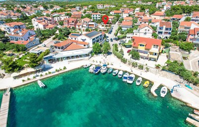 Gorgeous home in Brodarica