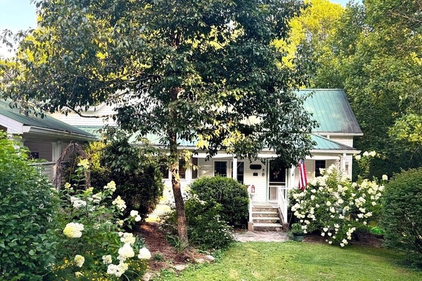 The Cottage in FULL BLOOM!