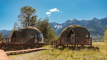 高档床上用品、加厚床垫、隔音、免费 WiFi