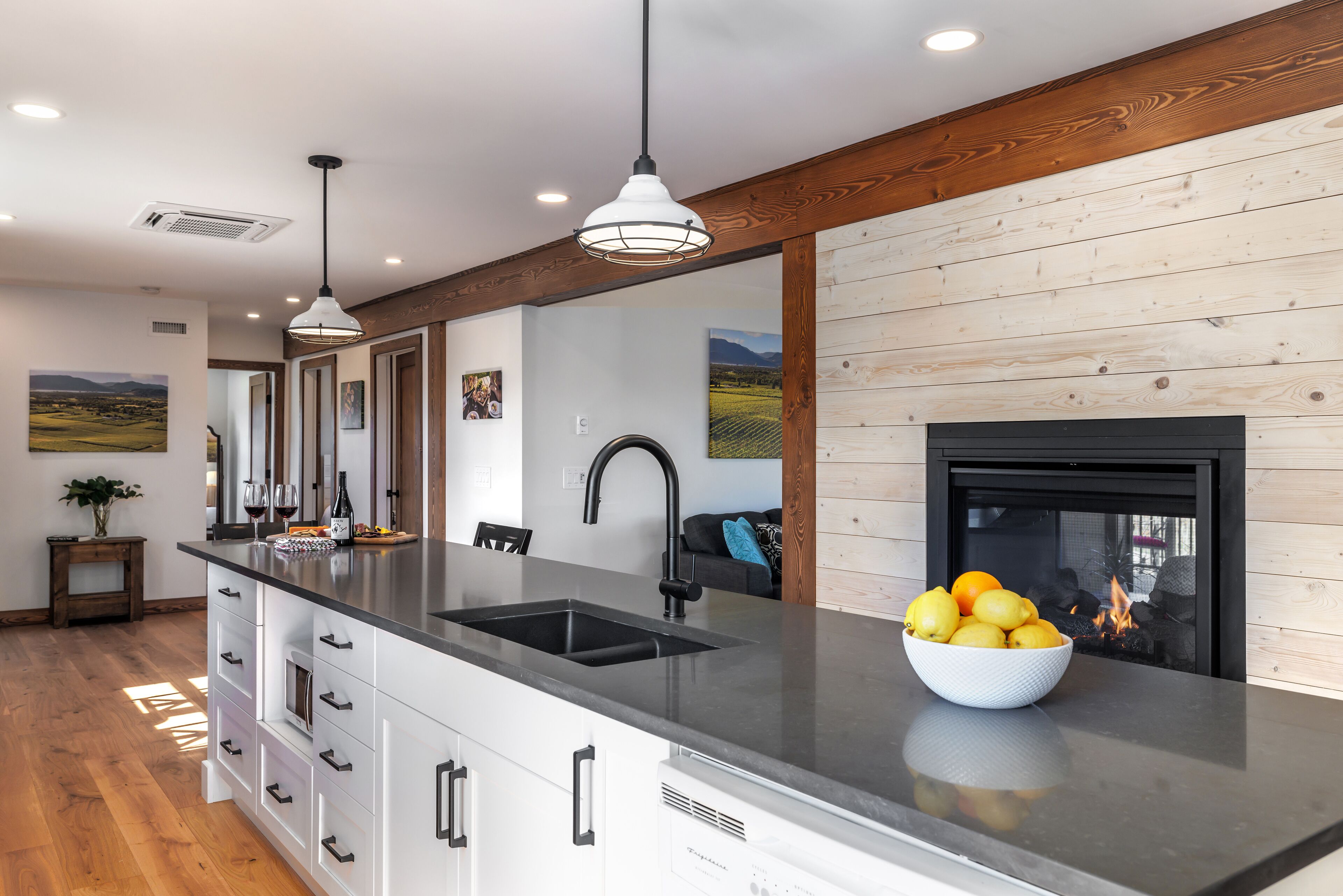 Vineyard Cottage in Wine Country!