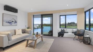 Superior Apartment | Living area