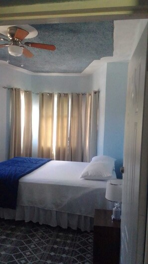 2 Schlafzimmer, Schreibtisch, kostenloses WLAN, Bettwäsche