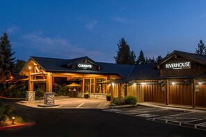 Exterior - Superior Queen Suite w/ Surrounding Nature Trails! (Bend)