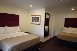 Deluxe Double Room | Select Comfort beds, desk, soundproofing, iron/ironing board - The Hamlet Inn at Warwick (Warwick)