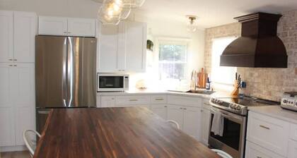 Stay Awhile - 3BD 2BA home. Beautiful and spacious. Kids room with play area.
