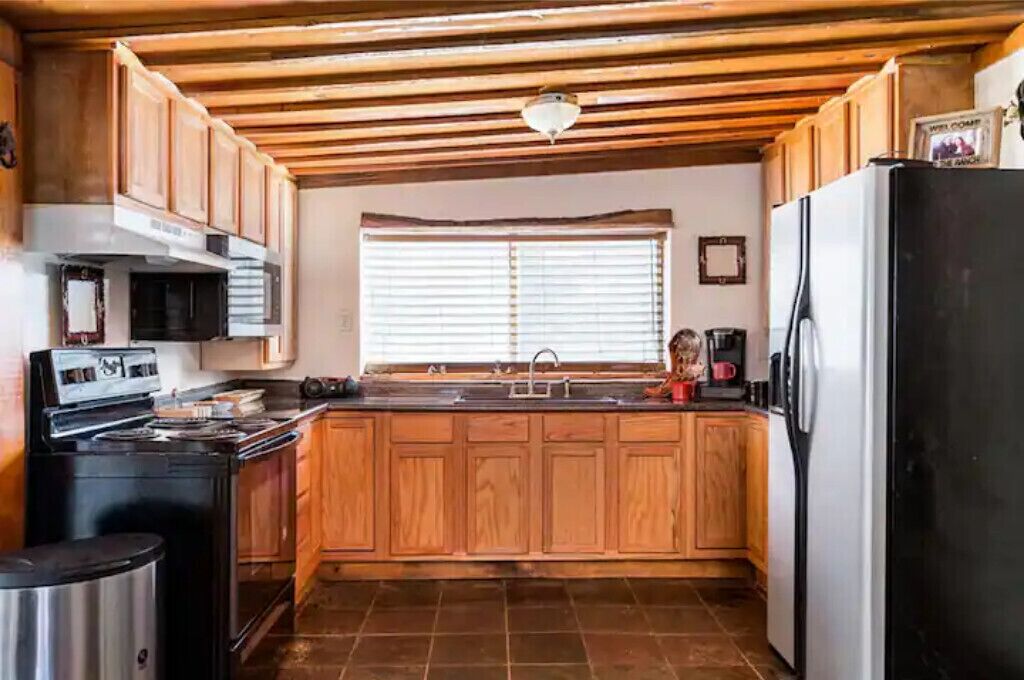 Cozy ranch guest house on 300 acre Ranch, pets ok
Big Thicket National Preserve