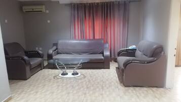 Family Suite | Living area