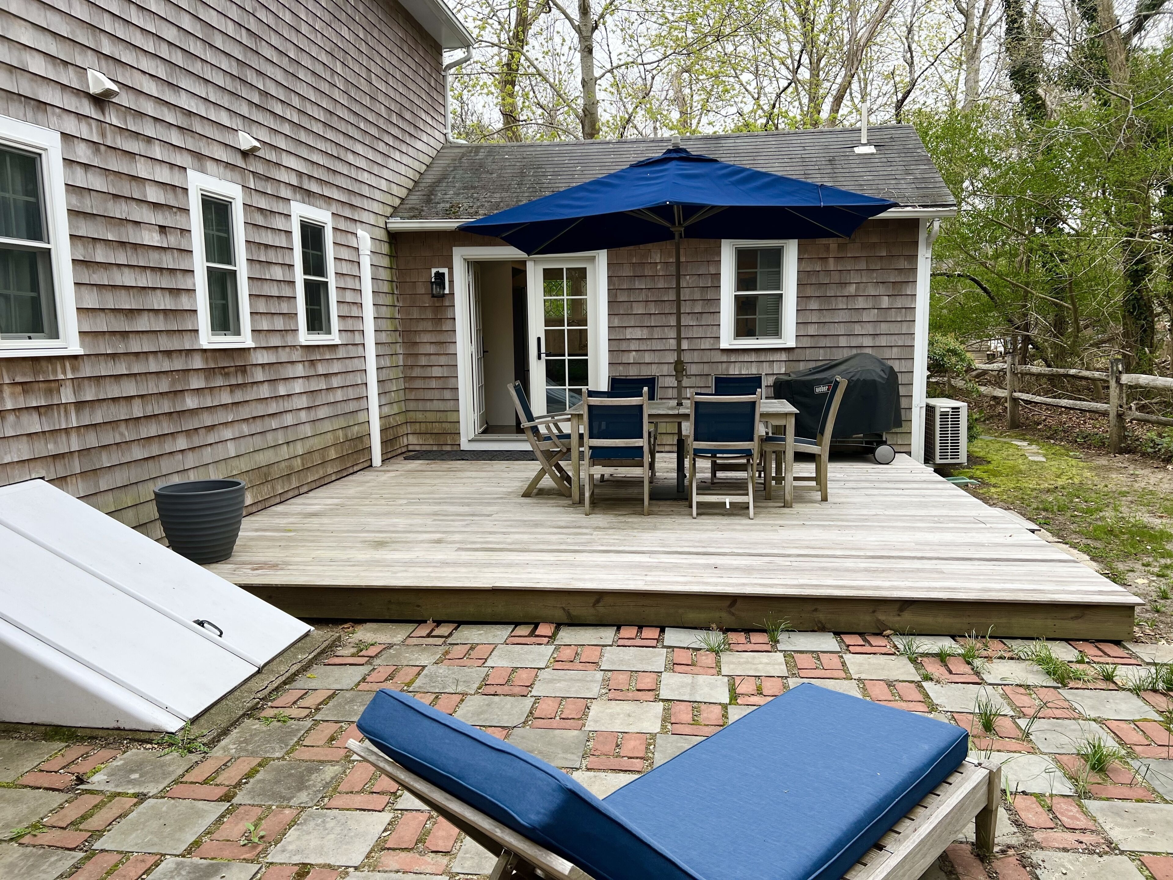 Charming Oak Bluffs rental, 3 minutes from Eastville Beach & downtown Oak Bluffs