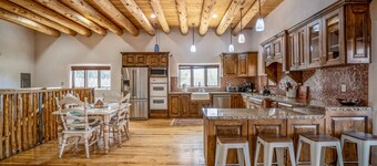 Charming 2 bed/1 bath Tesuque Village Guesthouse