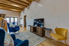 Smart TV, fireplace, books