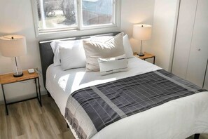 2 bedrooms, in-room safe, iron/ironing board, free WiFi