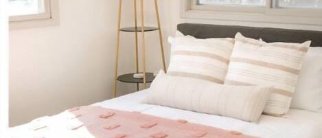 2 bedrooms, in-room safe, iron/ironing board, free WiFi