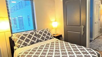 1 bedroom, desk, iron/ironing board, free WiFi