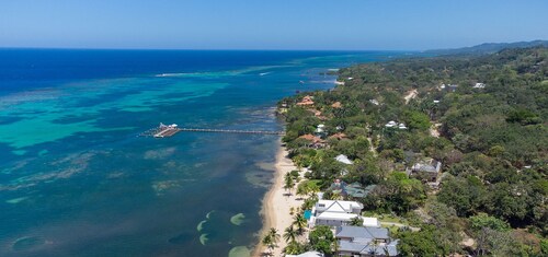 Beach homes for families or larger groups!- Casa Coral and Palmera