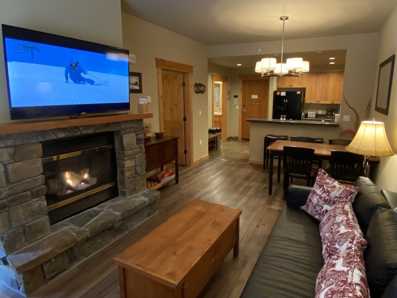 Ski-In/Ski-Out 1 Bedroom Condo with Valley Views