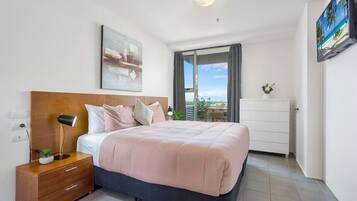 1 habitación, tabla de planchar con plancha, wifi gratis y ropa de cama