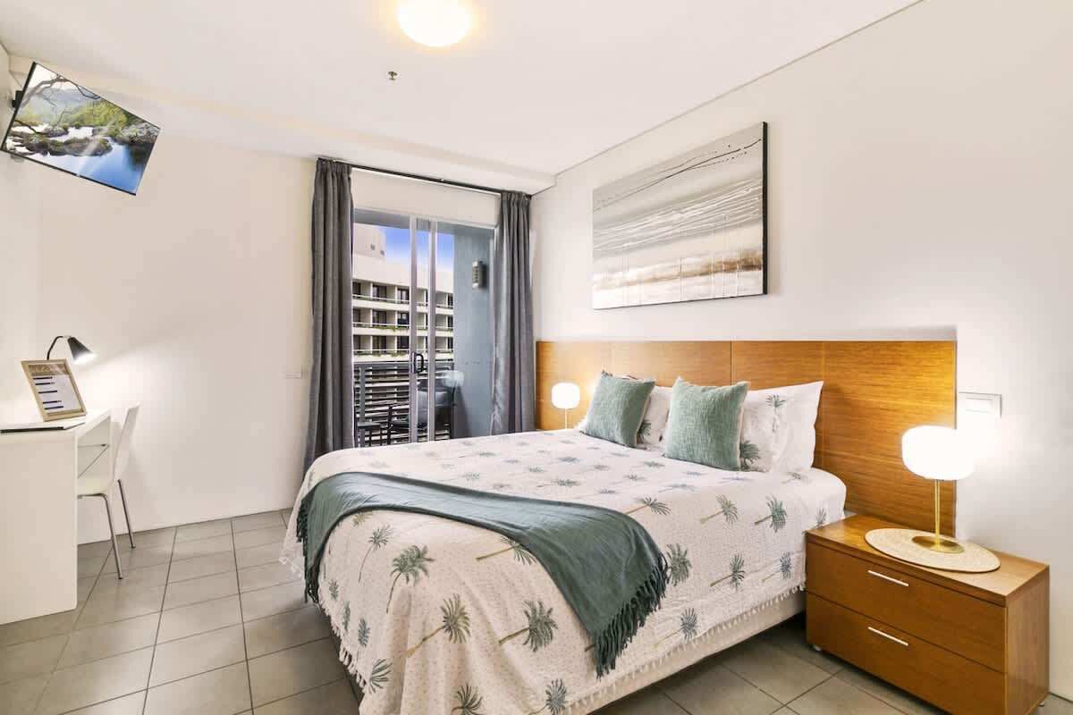 2 bedrooms, iron/ironing board, travel cot, free WiFi