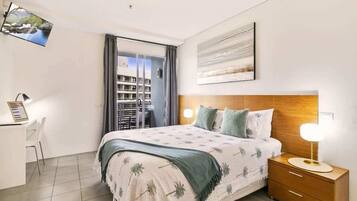 2 bedrooms, iron/ironing board, travel cot, free WiFi