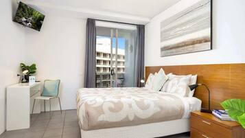2 bedrooms, iron/ironing board, travel cot, free WiFi