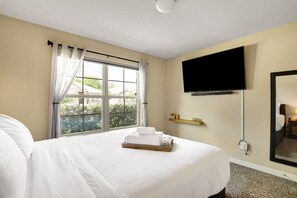 4 chambres, fer et planche à repasser, Wi-Fi, literie fournie