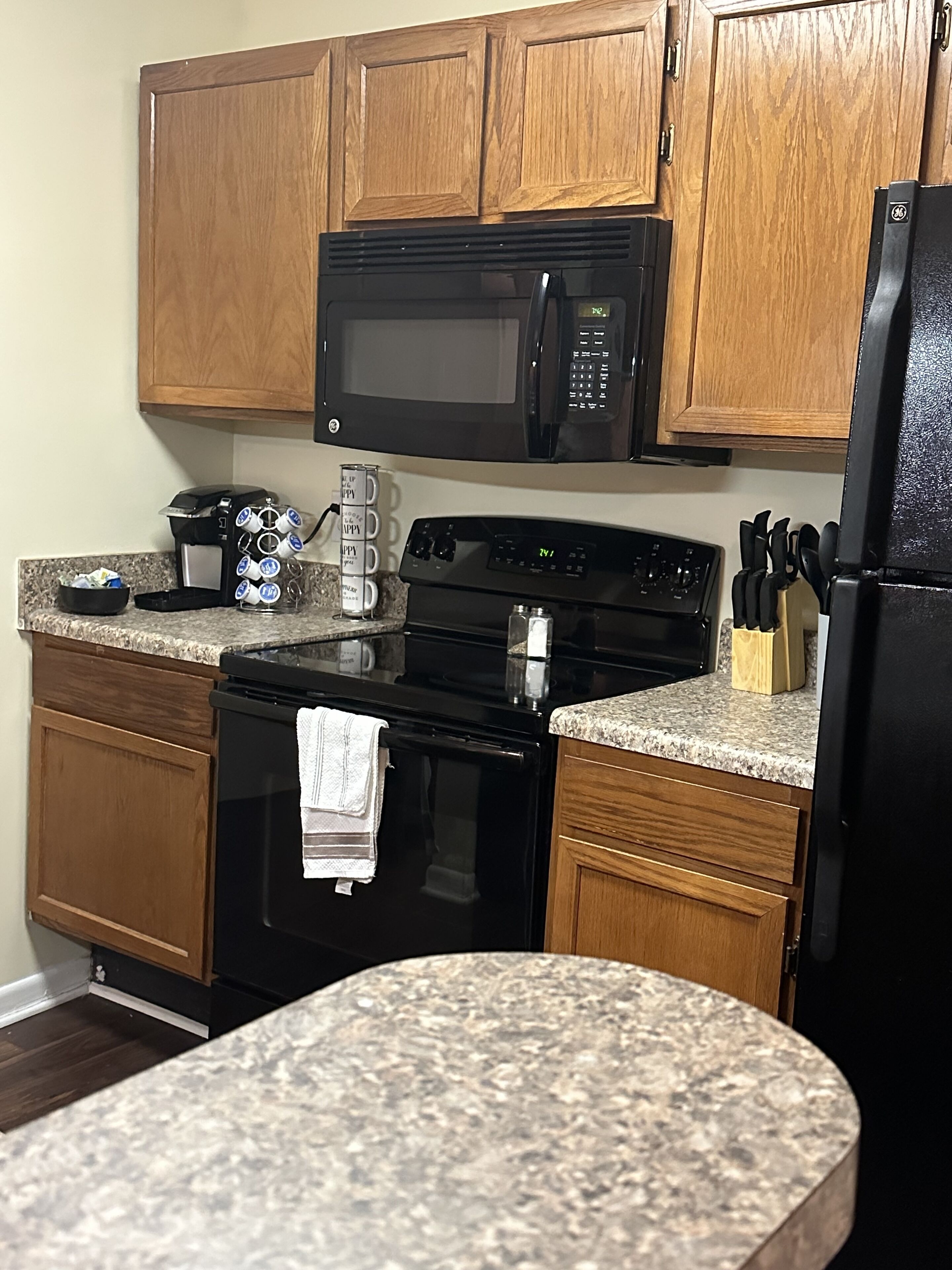 Quiet 2BD Apt Near the Interstate Shopping and Dining