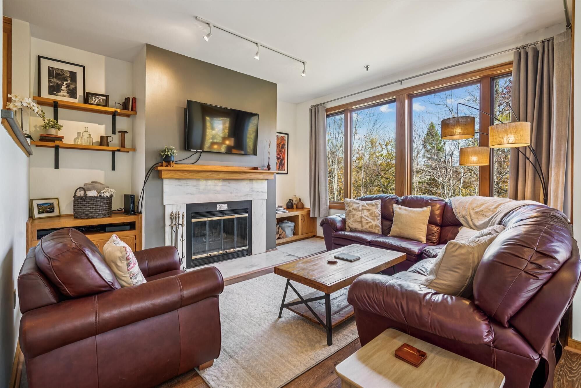 TV, fireplace, foosball, table tennis