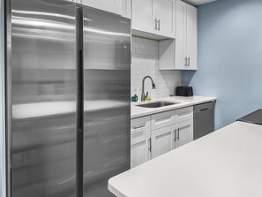 Herdplatte, Kochgeschirr/Geschirr/Besteck