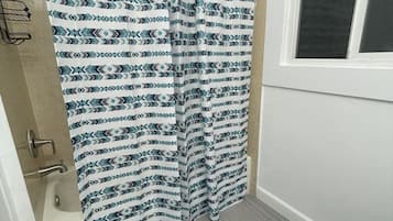Towels, shampoo, toilet paper
