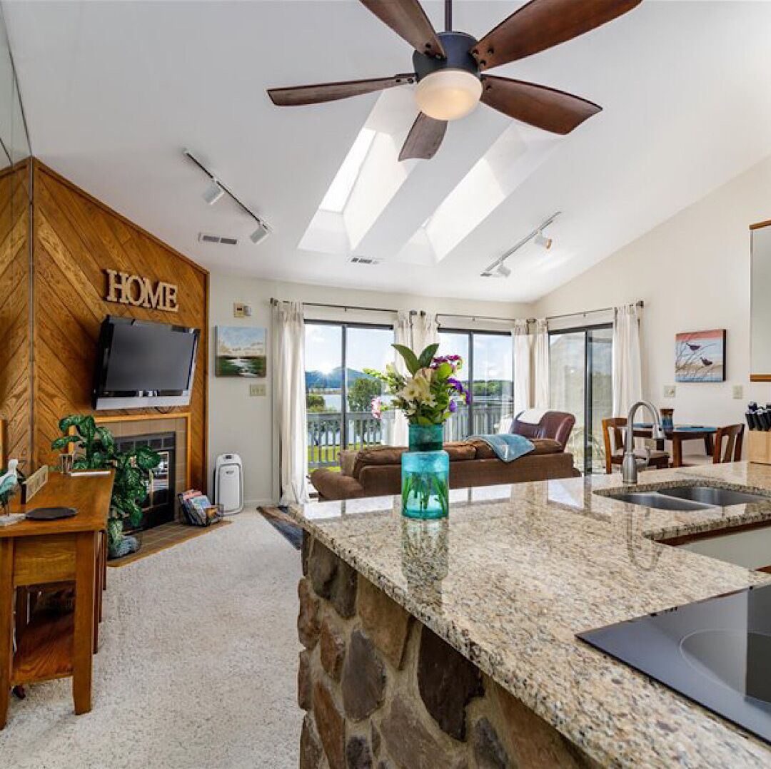 Easy Breezy. Sleeps 3