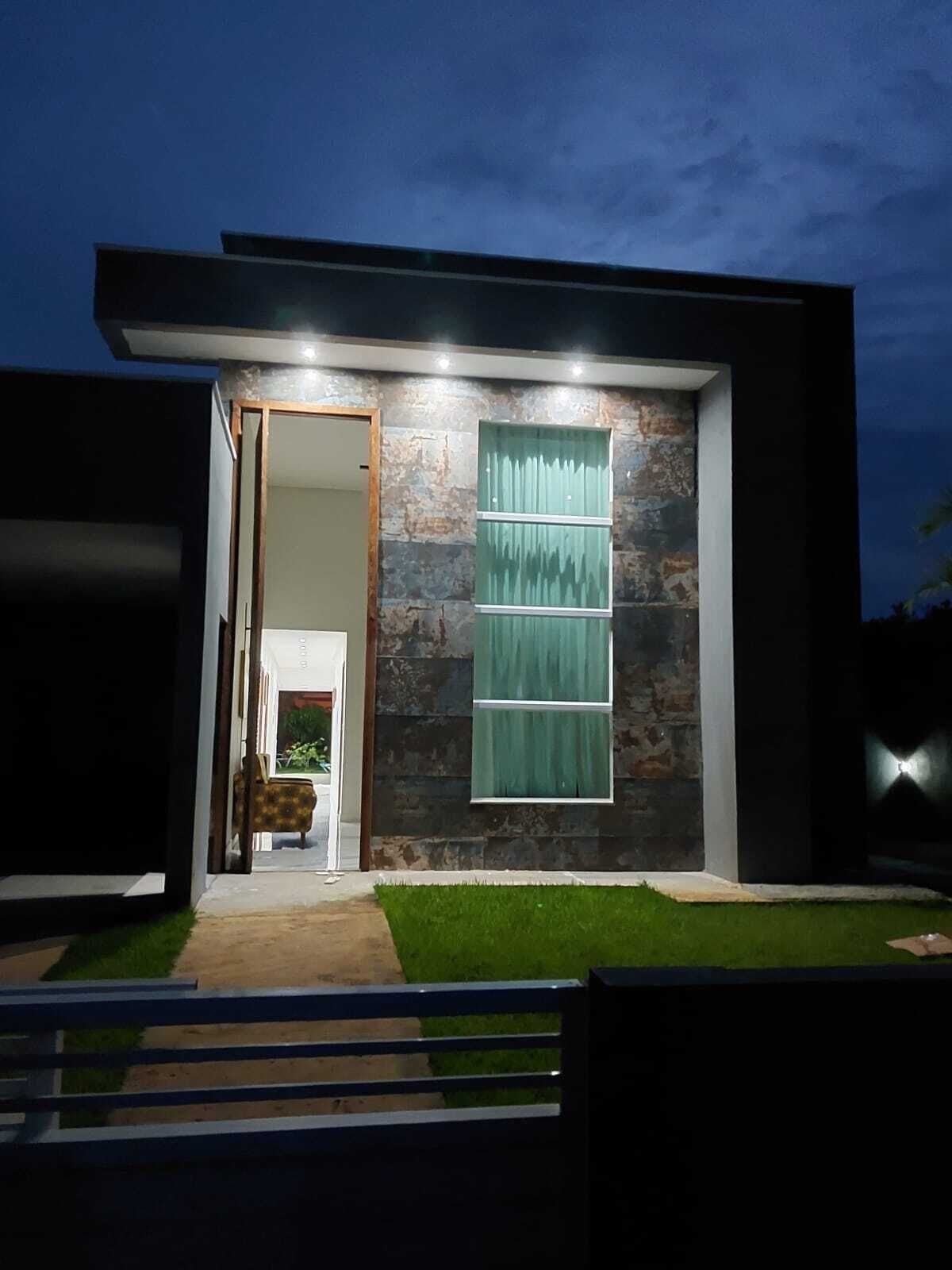 Vacation home with private pool - near the lagoon