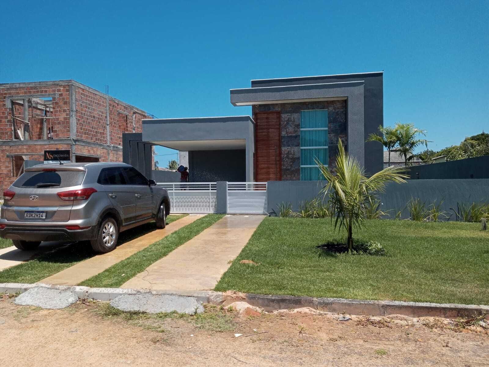 Vacation home with private pool - near the lagoon