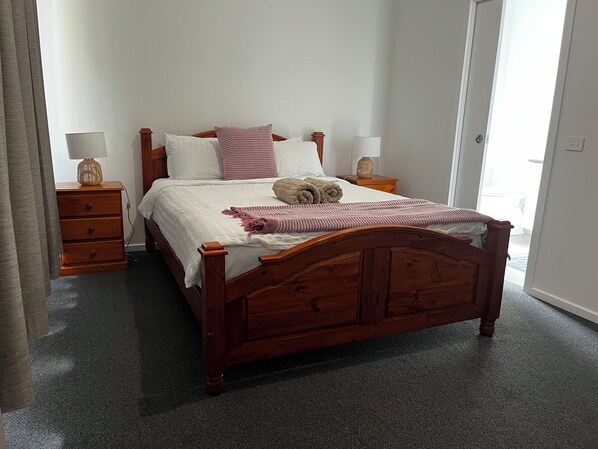 3 عدّة غرف نوم ومكتب ومكواة/لوح كي وواي فاي مجانًا