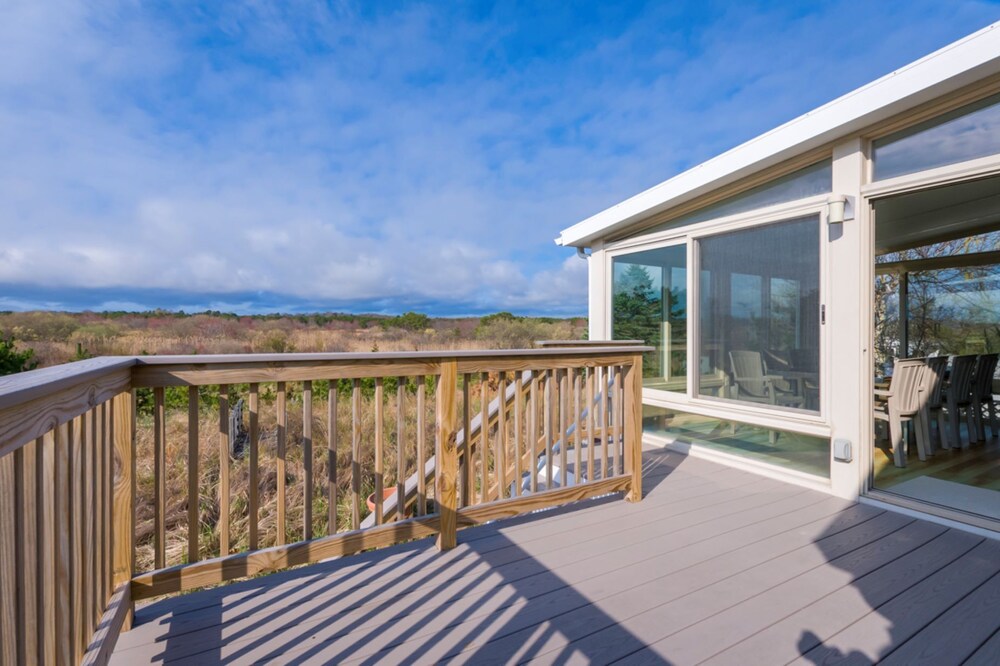 Beach Bliss 100 feet away from Sagamore Beach!