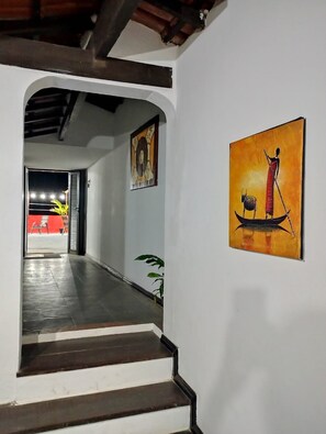 Minibar, wifi gratis y ropa de cama 