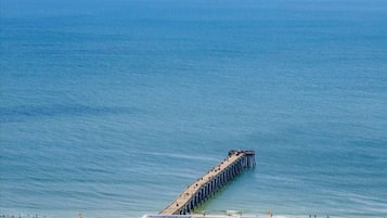 Beach nearby, sun-loungers, beach towels