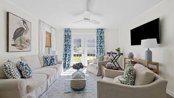 Smart TV, computer monitors