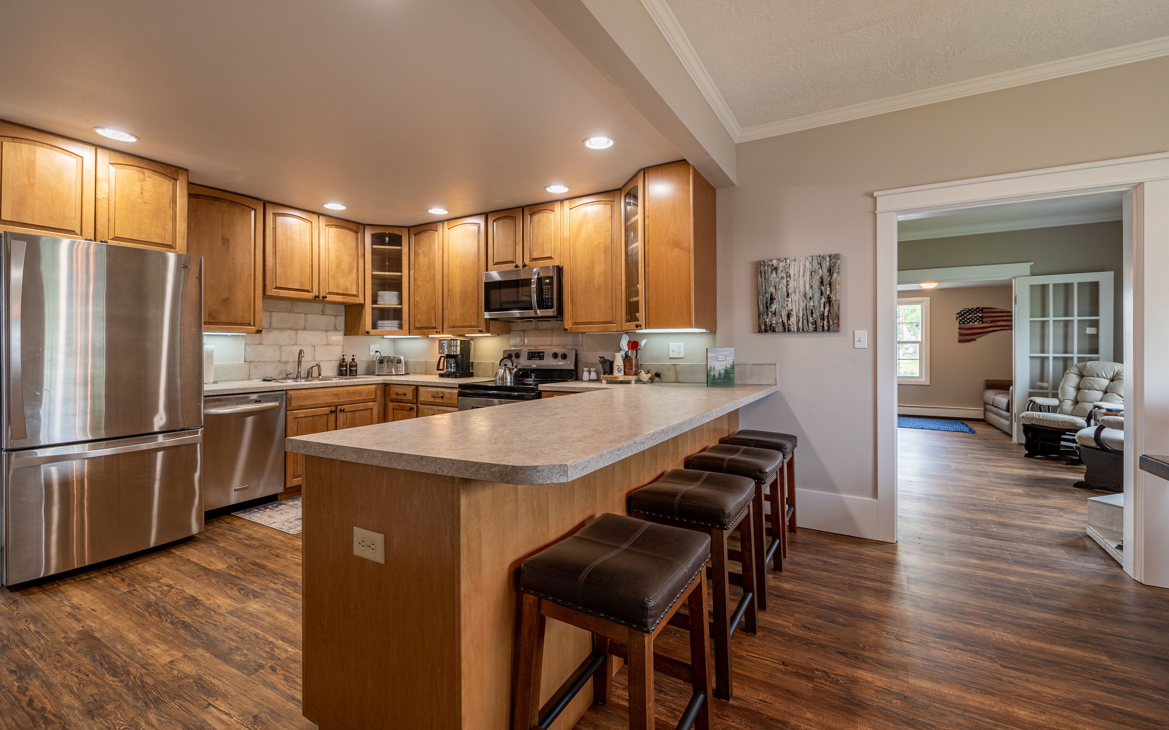 Refrigerador, microondas, horno y parrilla de estufa 