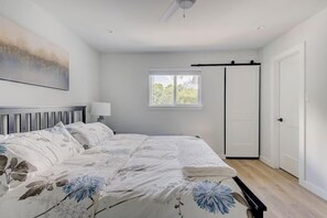 1 soverom, strykejern/-brett, wi-fi (inkludert) og sengetøy